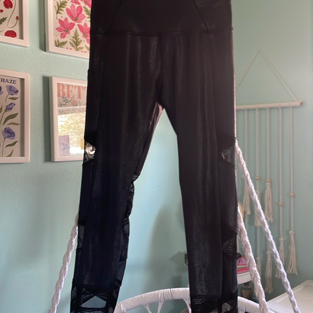 Black leggings size seven.